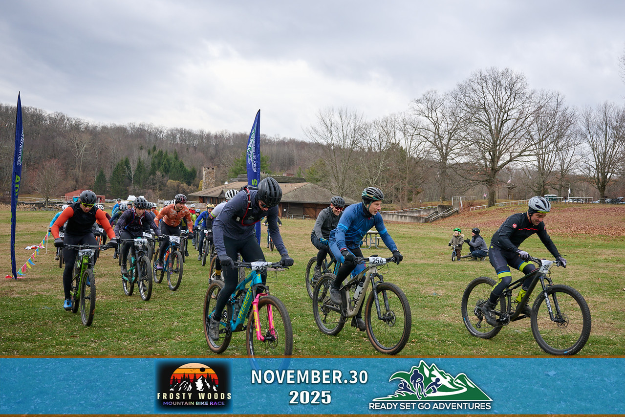 Mass start of the Frosty Woods mountain bike race